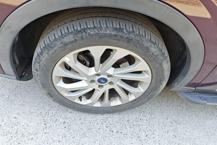 Used Ford Equator 2021 EcoBoost 225 Platinum Edition 6-seater Left Front Wheel Hub