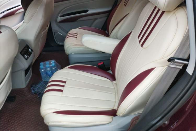 Used Ford Equator 2021 EcoBoost 225 Premier PLUS 6-Seater Left Rear Seat