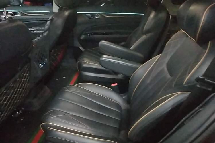 Used Ford Equator 2021 EcoBoost 225 Premier 7-Seater (2/2/3) Left Rear Seat
