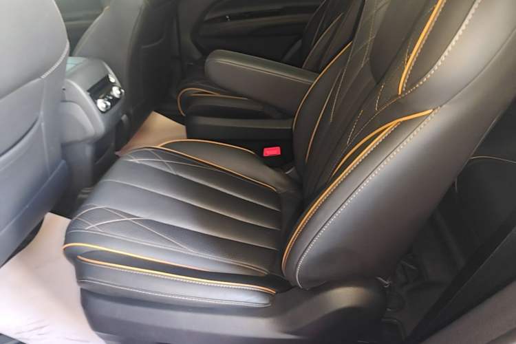 Used Ford Equator 2021 EcoBoost 225 Premier 6-Seater Left Rear Seat