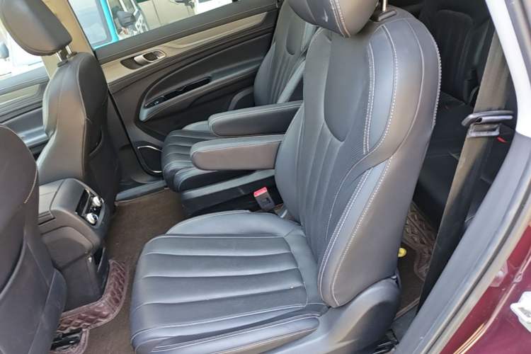 Used Ford Equator 2021 EcoBoost 225 Platinum Edition 6-seater Left Rear Seat