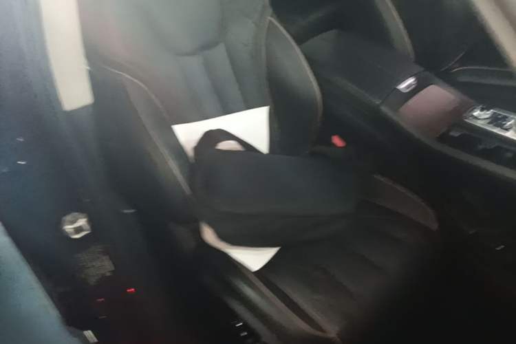 Used Ford Equator 2021 EcoBoost 225 Premier 7-Seater Right Front Seat