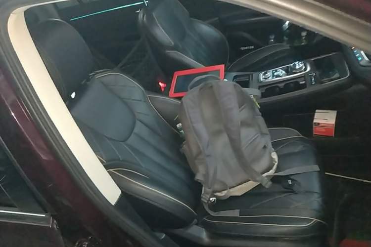 Used Ford Equator 2021 EcoBoost 225 Premier 7-Seater (2/2/3) Right Front Seat