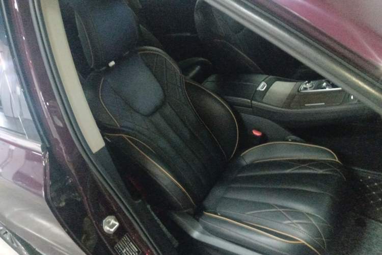 Used Ford Equator 2021 EcoBoost 225 Premier 6-Seater Right Front Seat