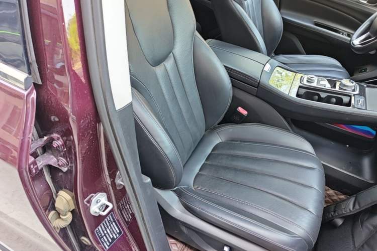Used Ford Equator 2021 EcoBoost 225 Platinum Edition 6-seater Right Front Seat