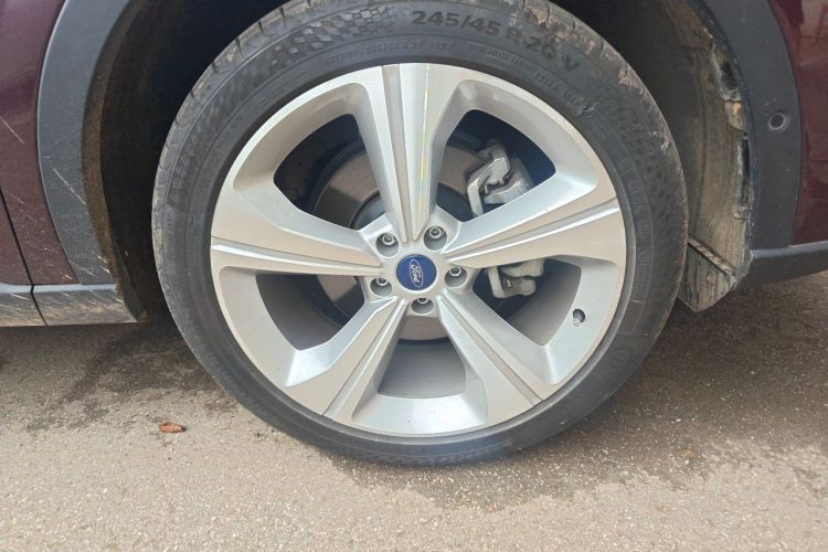 Used Ford Equator 2021 EcoBoost 225 Premier PLUS 7-seater (2/2/3) Right Front Wheel Hub