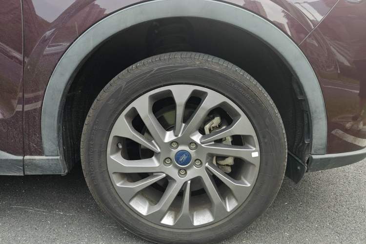 Used Ford Equator 2021 EcoBoost 225 Premier 6-Seater Right Front Wheel Hub