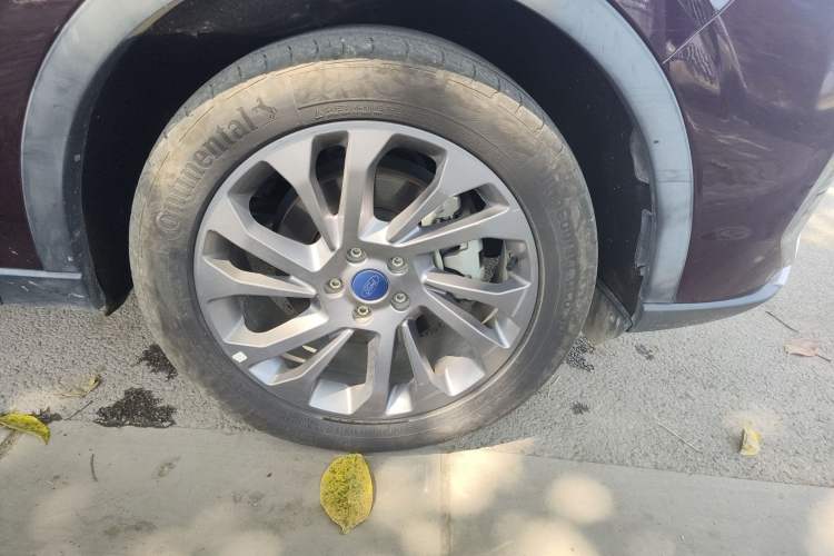 Used Ford Equator 2021 EcoBoost 225 Premier 6-Seater Right Front Wheel Hub