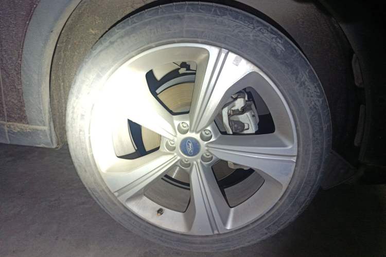 Used Ford Equator 2021 EcoBoost 225 Premier PLUS 7-Seater Right Front Wheel Hub