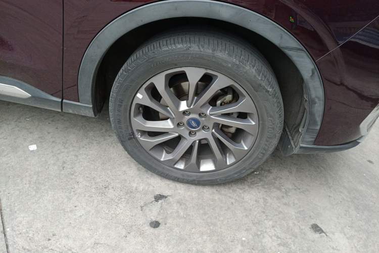 Used Ford Equator 2021 EcoBoost 225 Premier 6-Seater Right Front Wheel Hub