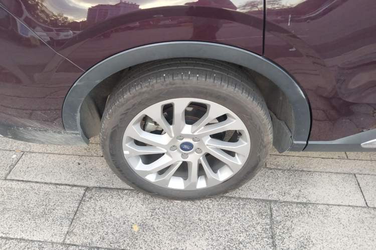 Used Ford Equator 2021 EcoBoost 225 Platinum Edition 6-seater Right Rear Wheel Hub