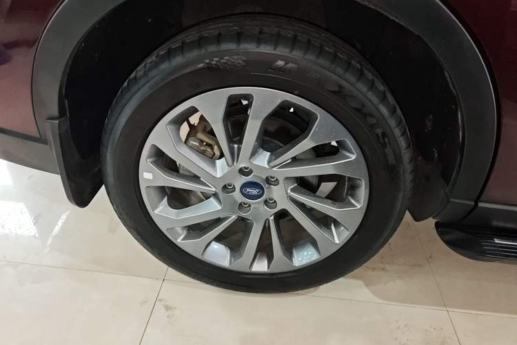 Used Ford Equator 2021 EcoBoost 225 Premier 7-Seater (2/2/3) Right Rear Wheel Hub