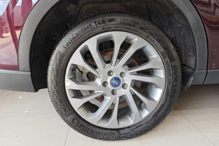 Used Ford Equator 2021 EcoBoost 225 Premier 6-Seater Right Rear Wheel Hub