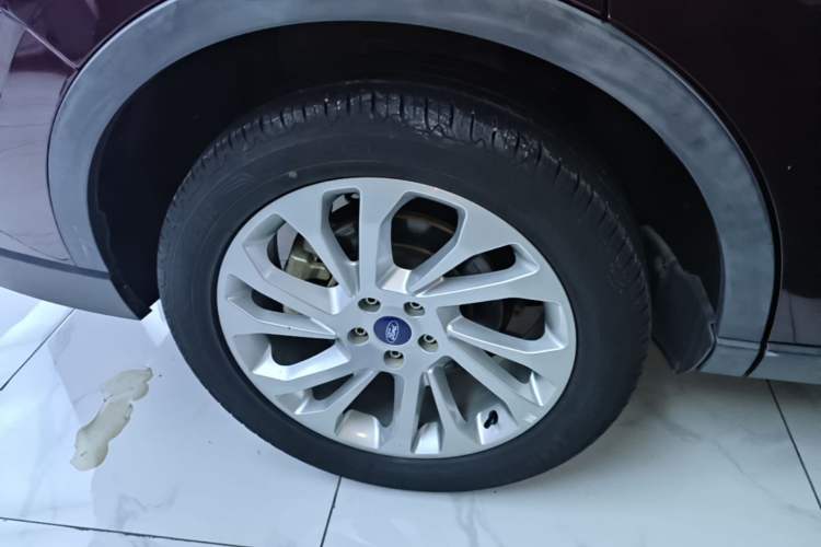 Used Ford Equator 2021 EcoBoost 225 Platinum Edition 6-seater Right Rear Wheel Hub