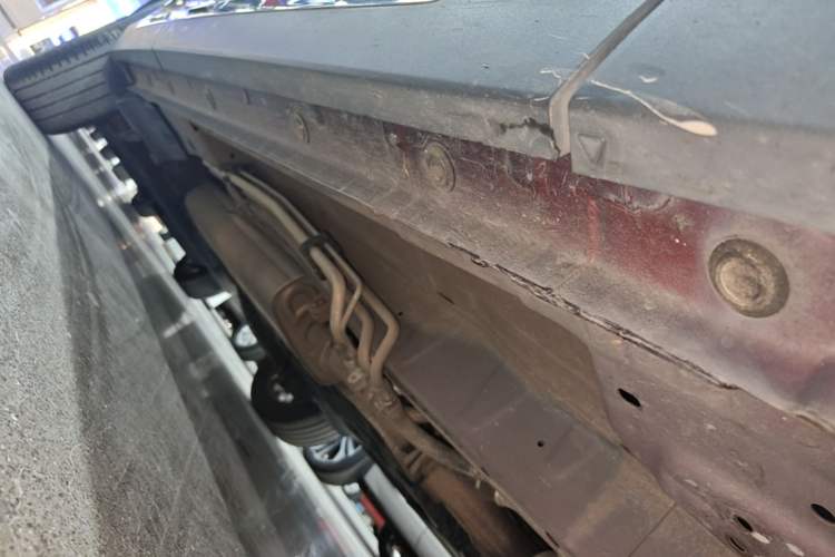 Used Ford Equator 2021 EcoBoost 225 Premier 6-Seater Right Side Sill