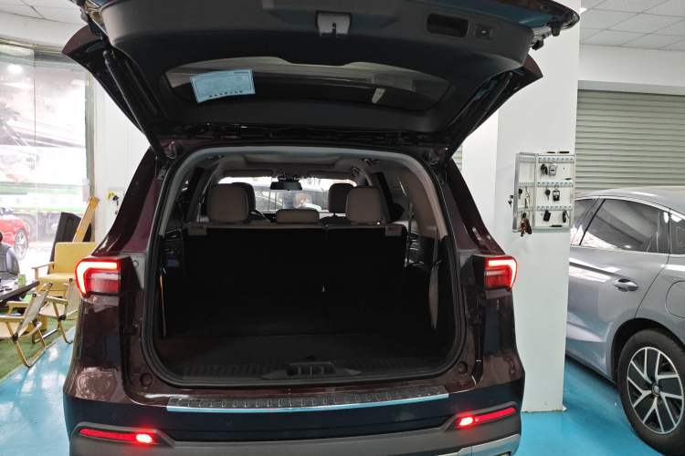 Used Ford Equator 2021 EcoBoost 225 Premier 7-Seater Trunk