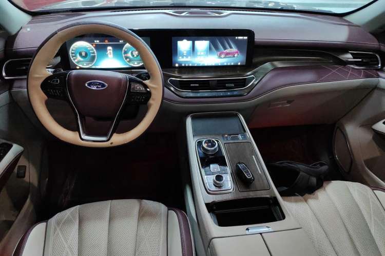 Used Ford Equator 2021 EcoBoost 225 Premier PLUS 6-Seater Center Console