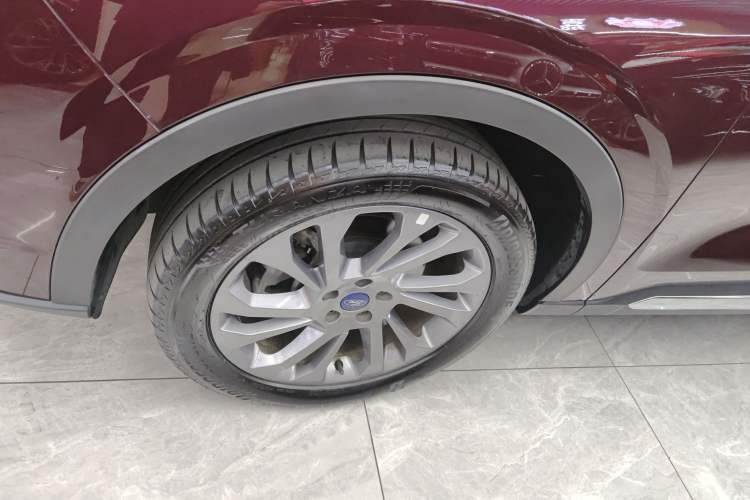 Used Ford Equator 2021 EcoBoost 225 Premier 7-Seater Left Front Wheel Hub