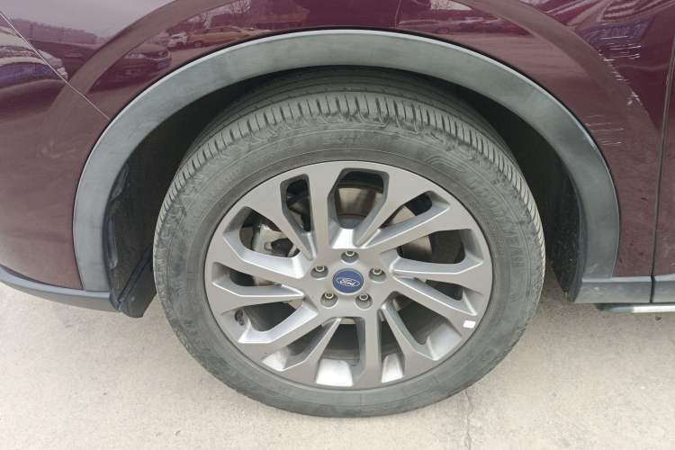 Used Ford Equator 2021 EcoBoost 225 Premier 6-Seater Left Front Wheel Hub