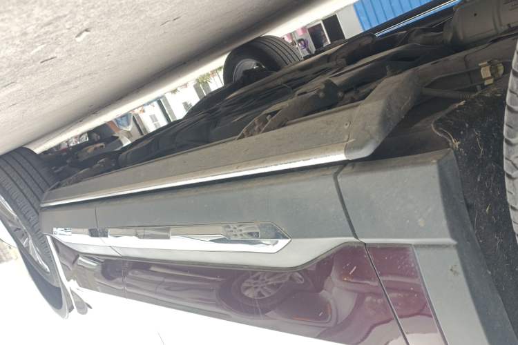 Used Ford Equator 2021 EcoBoost 225 Premier 6-Seater Left Side Sill