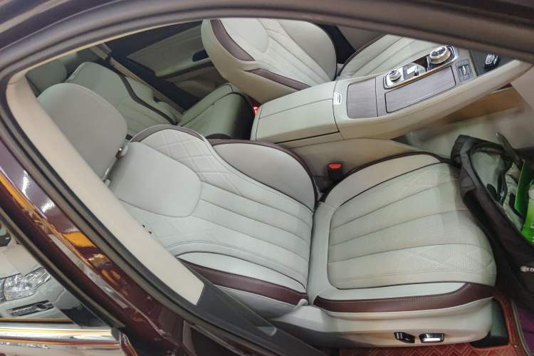 Used Ford Equator 2021 EcoBoost 225 Premier 7-Seater Right Front Seat