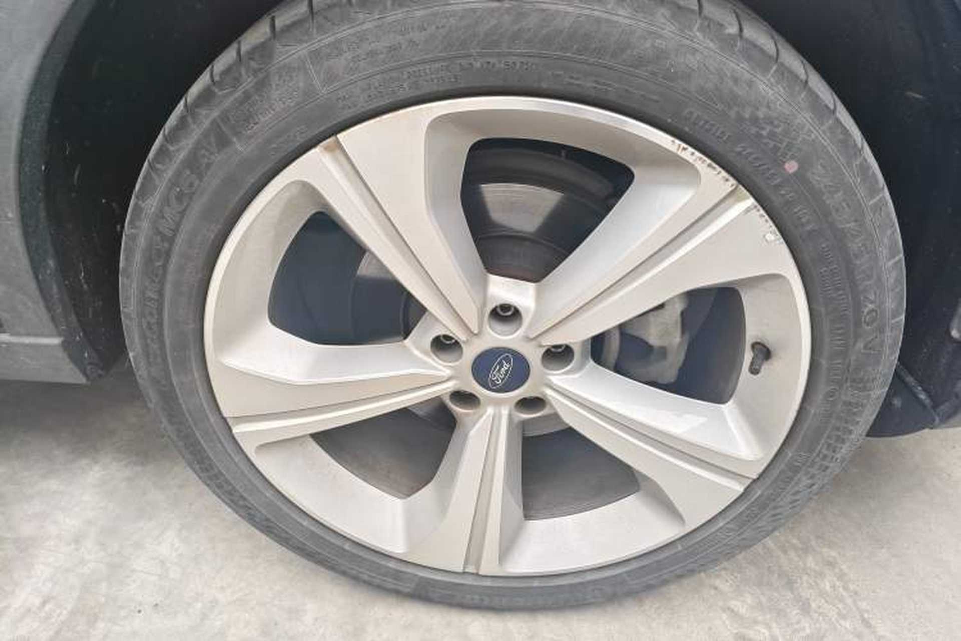 Used Ford Equator 2021 EcoBoost 225 Premier PLUS 6-Seater Right Front Wheel Hub