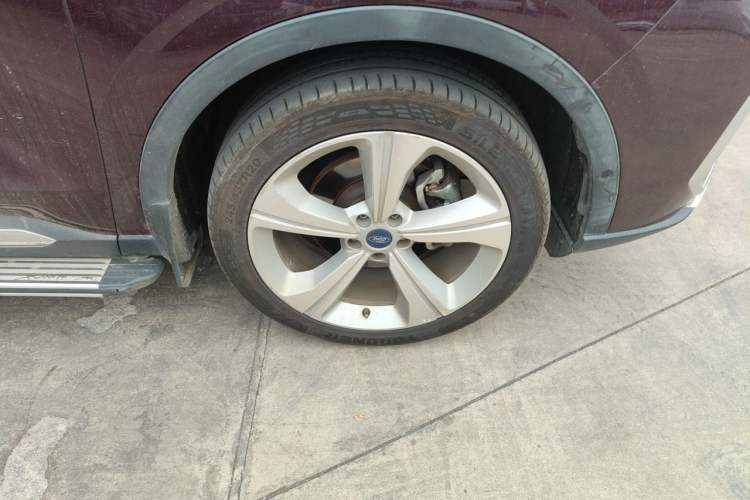 Used Ford Equator 2021 EcoBoost 225 Premier PLUS 6-Seater Right Front Wheel Hub