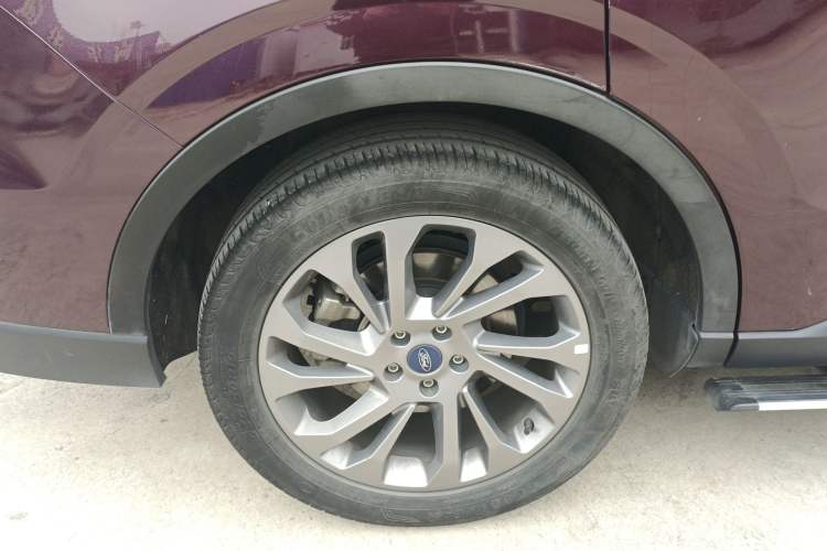 Used Ford Equator 2021 EcoBoost 225 Premier 6-Seater Right Rear Wheel Hub