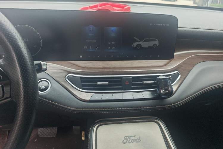 Used Ford Equator 2021 EcoBoost 225 Premier 7-Seater Audio And AC Panel