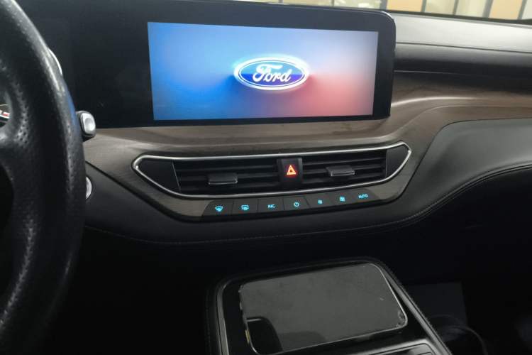Used Ford Equator 2021 EcoBoost 225 Premier PLUS 6-Seater Audio And AC Panel