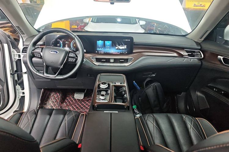 Used Ford Equator 2021 EcoBoost 225 Premier 7-Seater Center Console