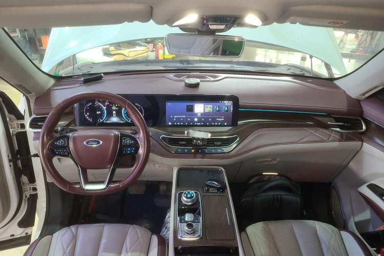 Used Ford Equator 2021 EcoBoost 225 Premier 6-Seater Center Console