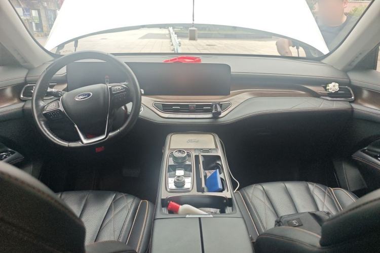 Used Ford Equator 2021 EcoBoost 225 Premier 7-Seater Center Console