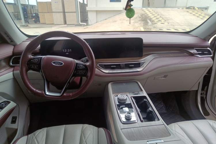 Used Ford Equator 2021 EcoBoost 225 Premier 6-Seater Center Console