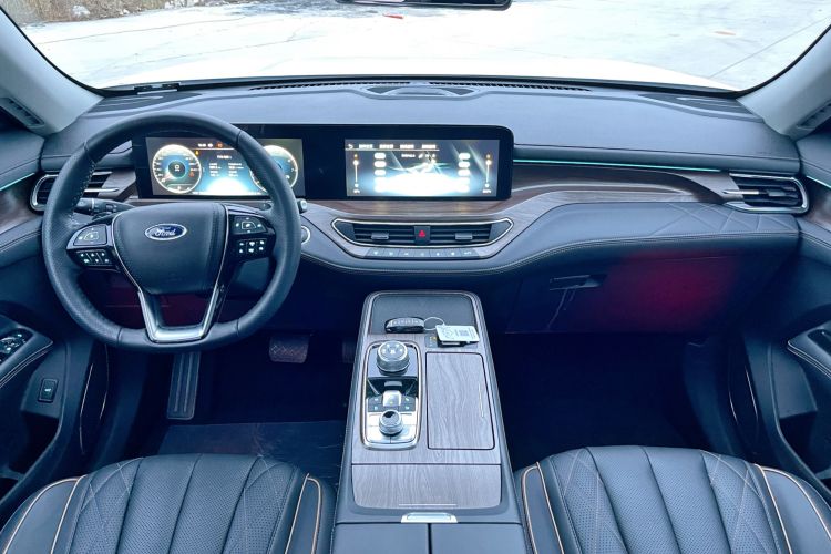 Used Ford Equator 2021 EcoBoost 225 Premier PLUS 6-Seater Center Console