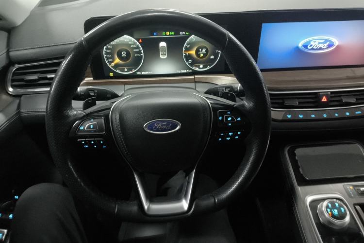 Used Ford Equator 2021 EcoBoost 225 Premier PLUS 6-Seater Center Console