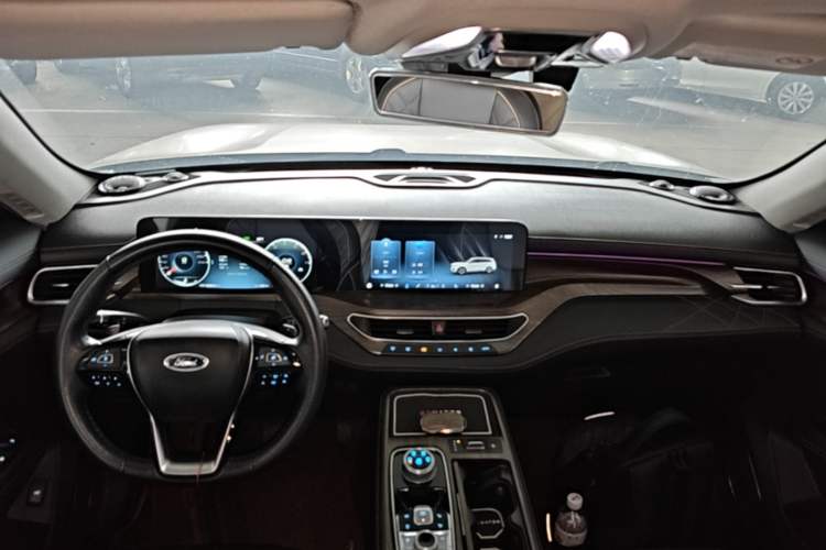 Used Ford Equator 2021 EcoBoost 225 Premier PLUS 6-Seater Center Console