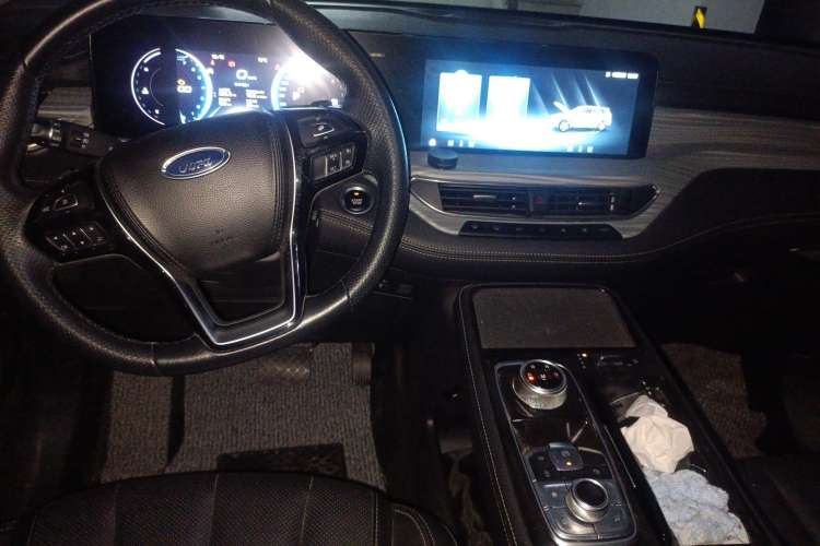 Used Ford Equator 2021 EcoBoost 225 Platinum Edition 6-seater Center Console