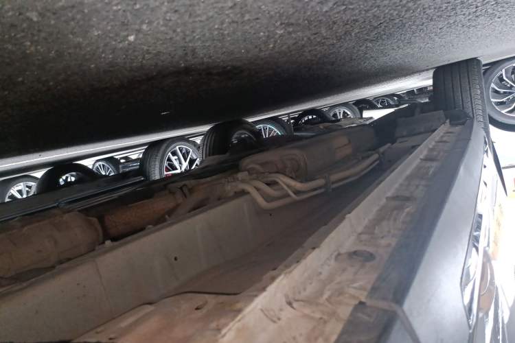 Used Ford Equator 2021 EcoBoost 225 Premier 6-Seater Chassis Front Right