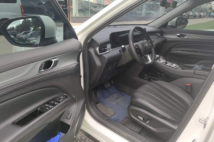 Used Ford Equator 2021 EcoBoost 225 Platinum Edition 6-seater Driver Seat