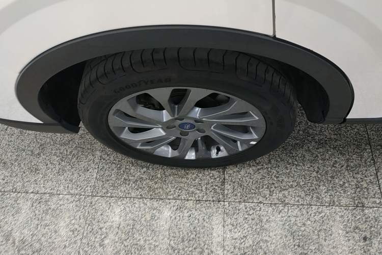Used Ford Equator 2021 EcoBoost 225 Premier 6-Seater Exterior 5