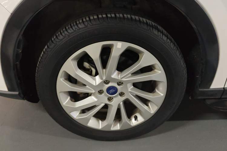 Used Ford Equator 2021 EcoBoost 225 Platinum Edition 7-Seater Exterior 7