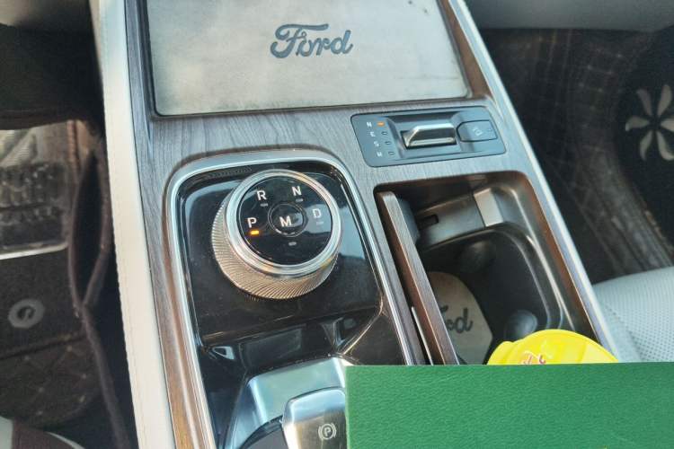 Used Ford Equator 2021 EcoBoost 225 Premier 6-Seater Gear Lever