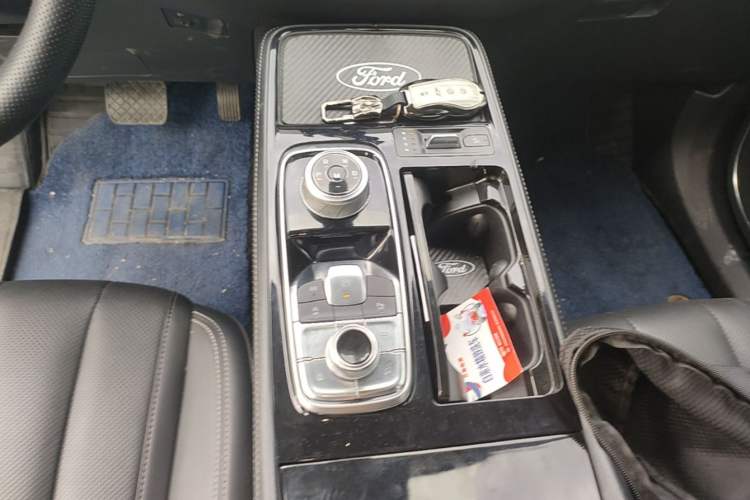 Used Ford Equator 2021 EcoBoost 225 Platinum Edition 6-seater Gear Lever