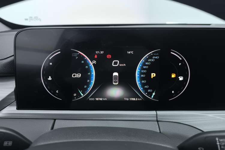 Used Ford Equator 2021 EcoBoost 225 Platinum Edition 6-seater Instrument Cluster