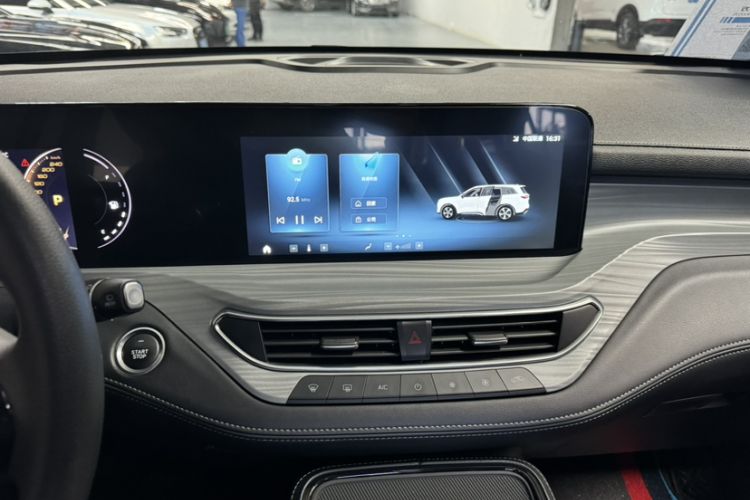 Used Ford Equator 2021 EcoBoost 225 Titanium Edition 5-seater Interior 3