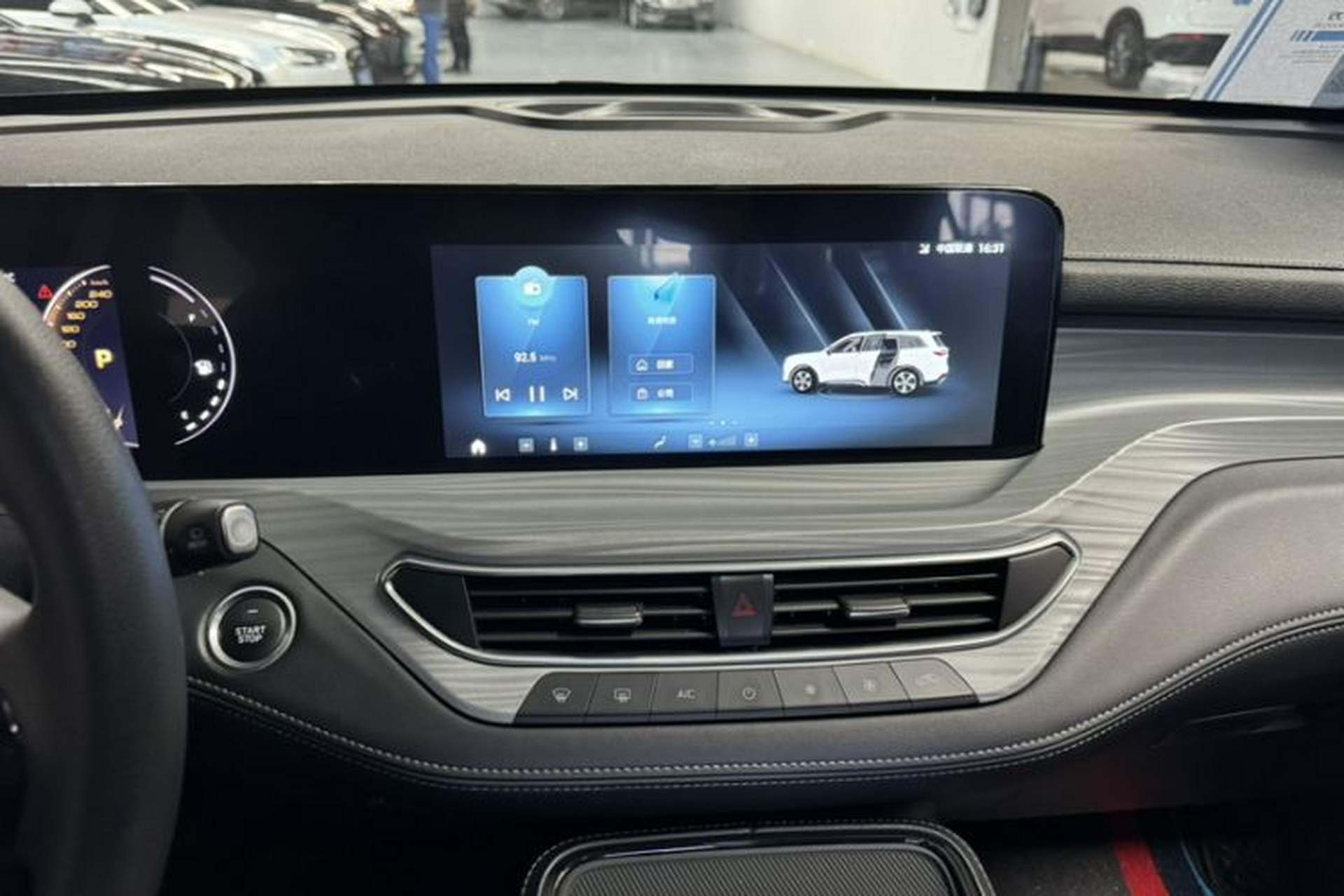 Used Ford Equator 2021 EcoBoost 225 Titanium Edition 5-seater Interior 3