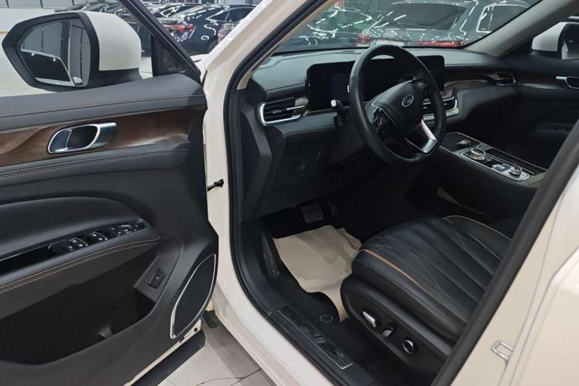 Used Ford Equator 2021 EcoBoost 225 Premier 6-Seater Interior 3