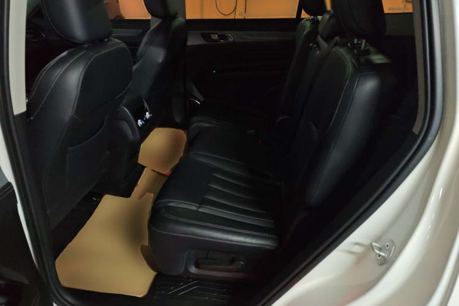 Used Ford Equator 2021 EcoBoost 225 Platinum Edition 7-Seater Interior 4