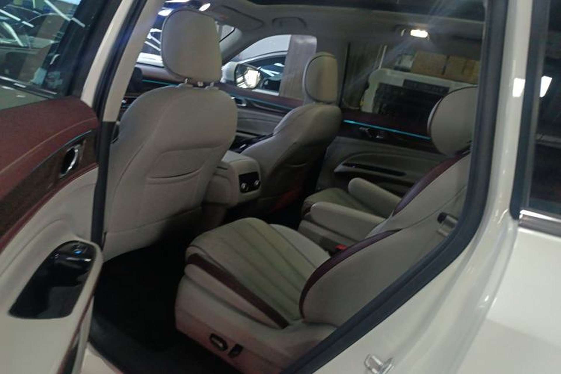 Used Ford Equator 2021 EcoBoost 225 Premier 6-Seater Interior 4